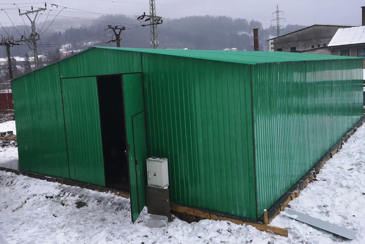 Hala Blaszana, Garaż 16X7M Brama Dwuskrzydłowa + Drzwi, Dwuspadowy Dach + Montaż